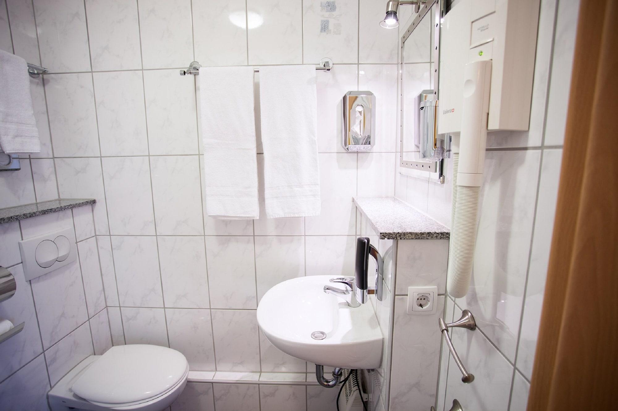 Centro Hotel Arkadia Кельн Екстер'єр фото