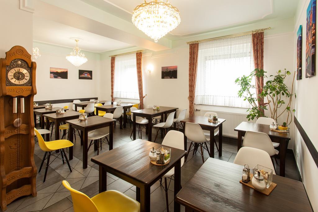 Centro Hotel Arkadia Кельн Екстер'єр фото