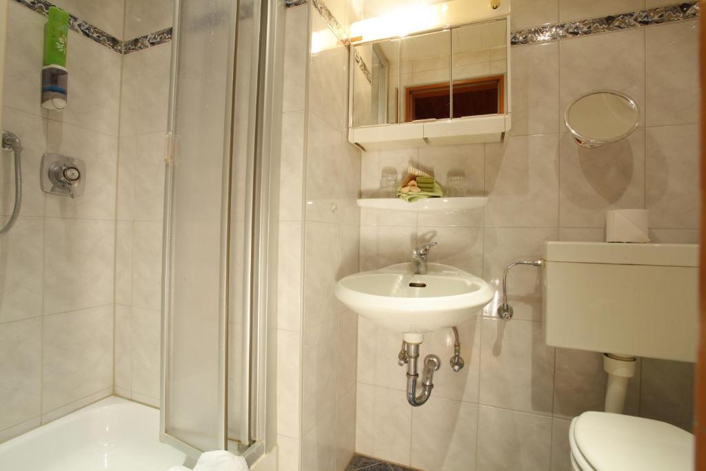 Centro Hotel Arkadia Кельн Номер фото